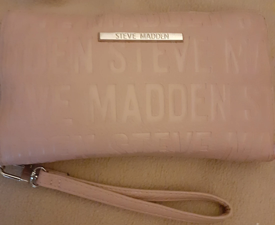 steve medden wallet thumbnail