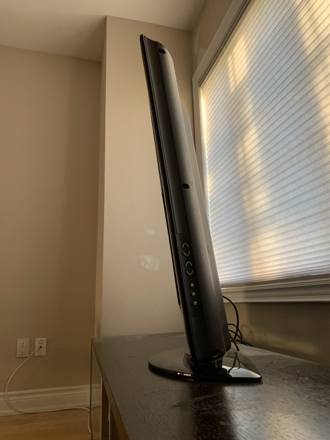 Free 42” Flat Screen LG TV. image indicator(2)