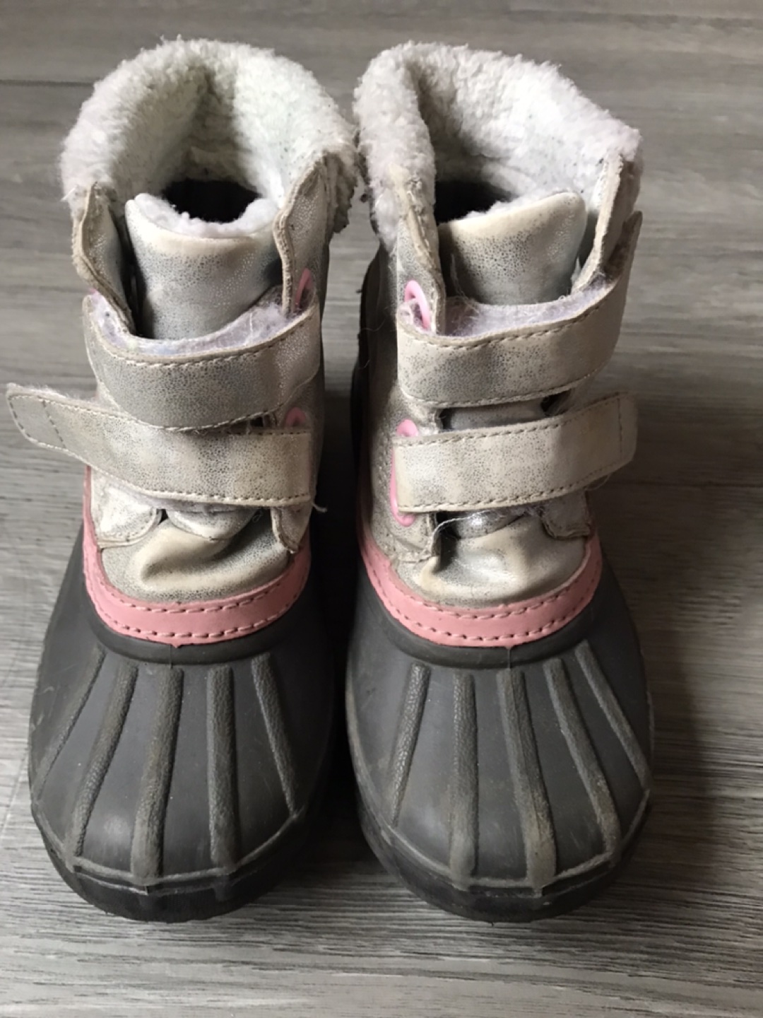 Size 9 toddler boots #Willowdale #freecycle thumbnail