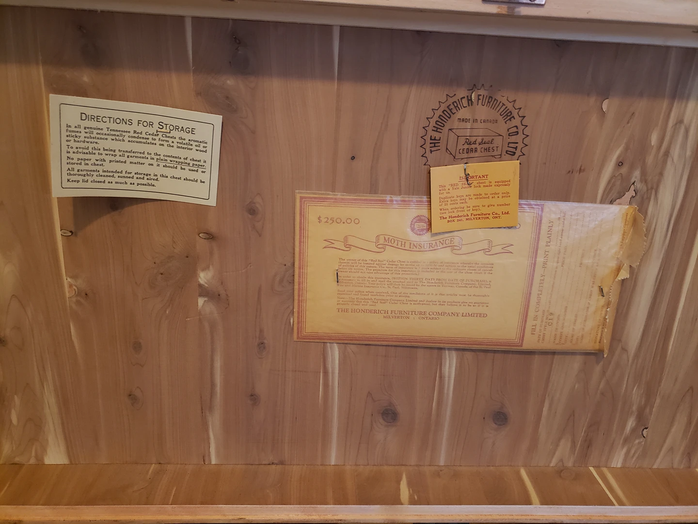 Cedar Chest - Antique image indicator(9)