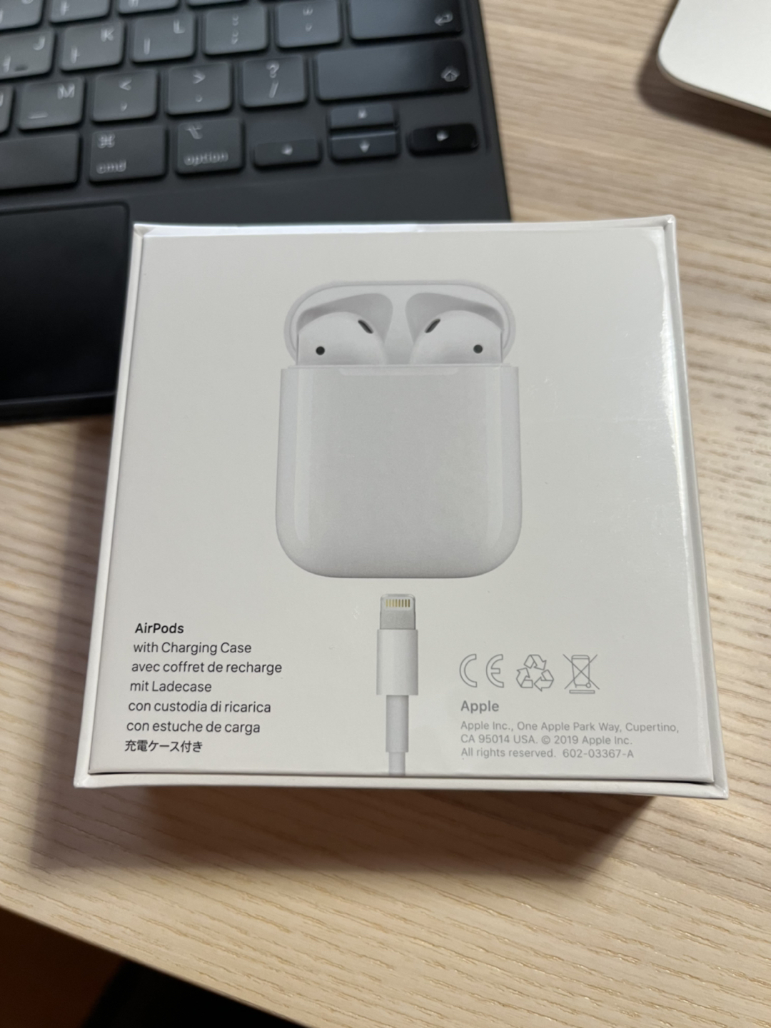 AirPods 2nd with Charging Case - photo 3