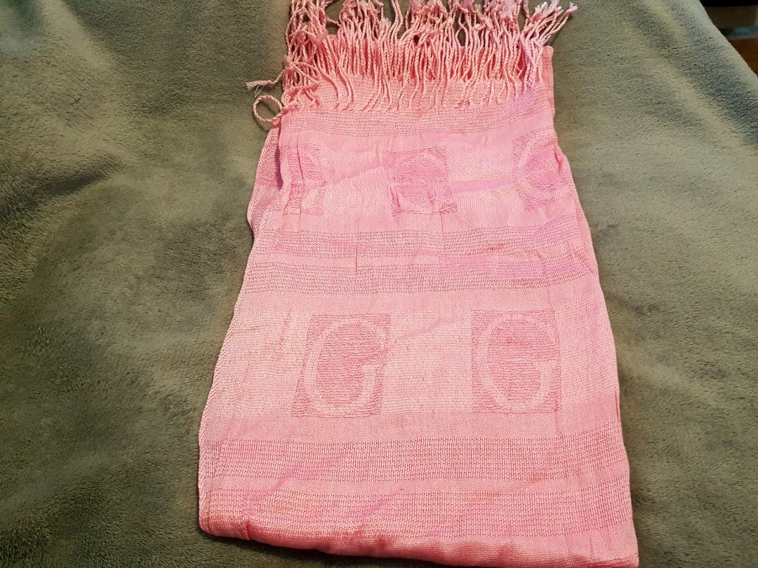 Light pink scarf / shawl image indicator(2)