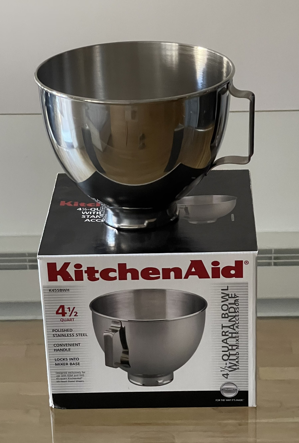KitchenAid mixing bowl 4 1/2 quart with handle
