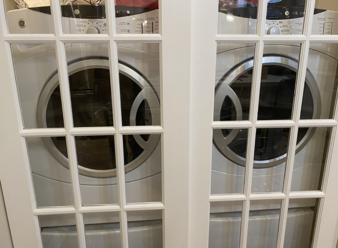 GE washer/dryer set WITH pedestals thumbnail