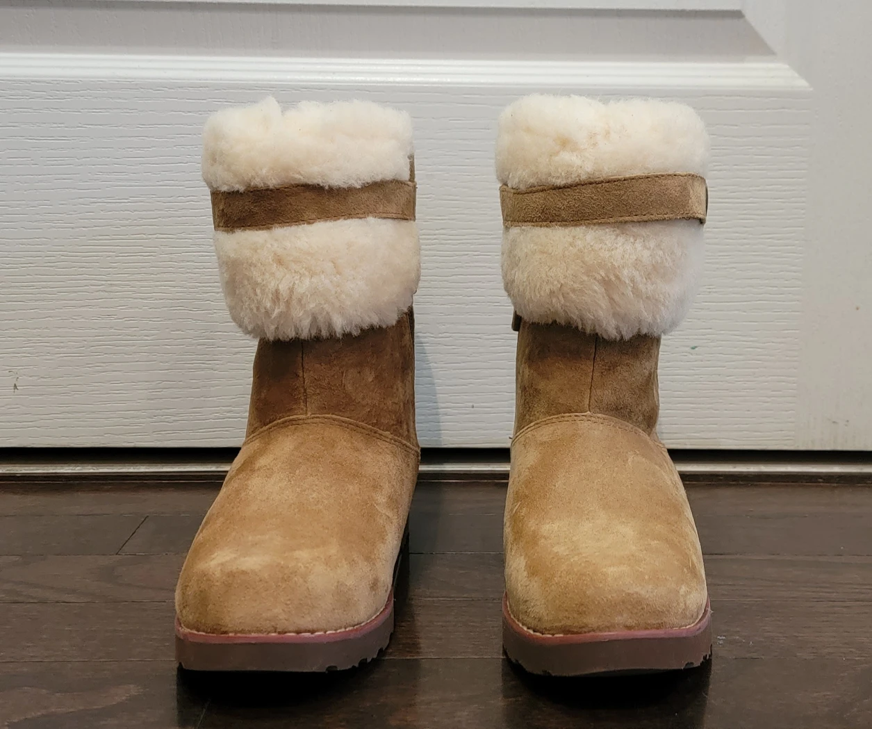 Brand New In Box Kids UGG BOOTS SIZE 1d #Willowdale thumbnail