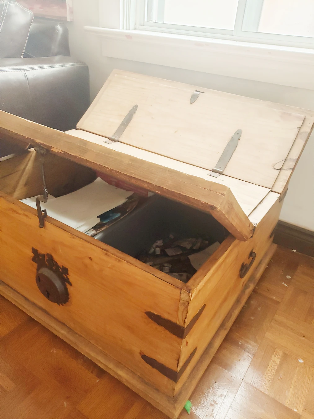 solid pine coffee table trunk - photo 3