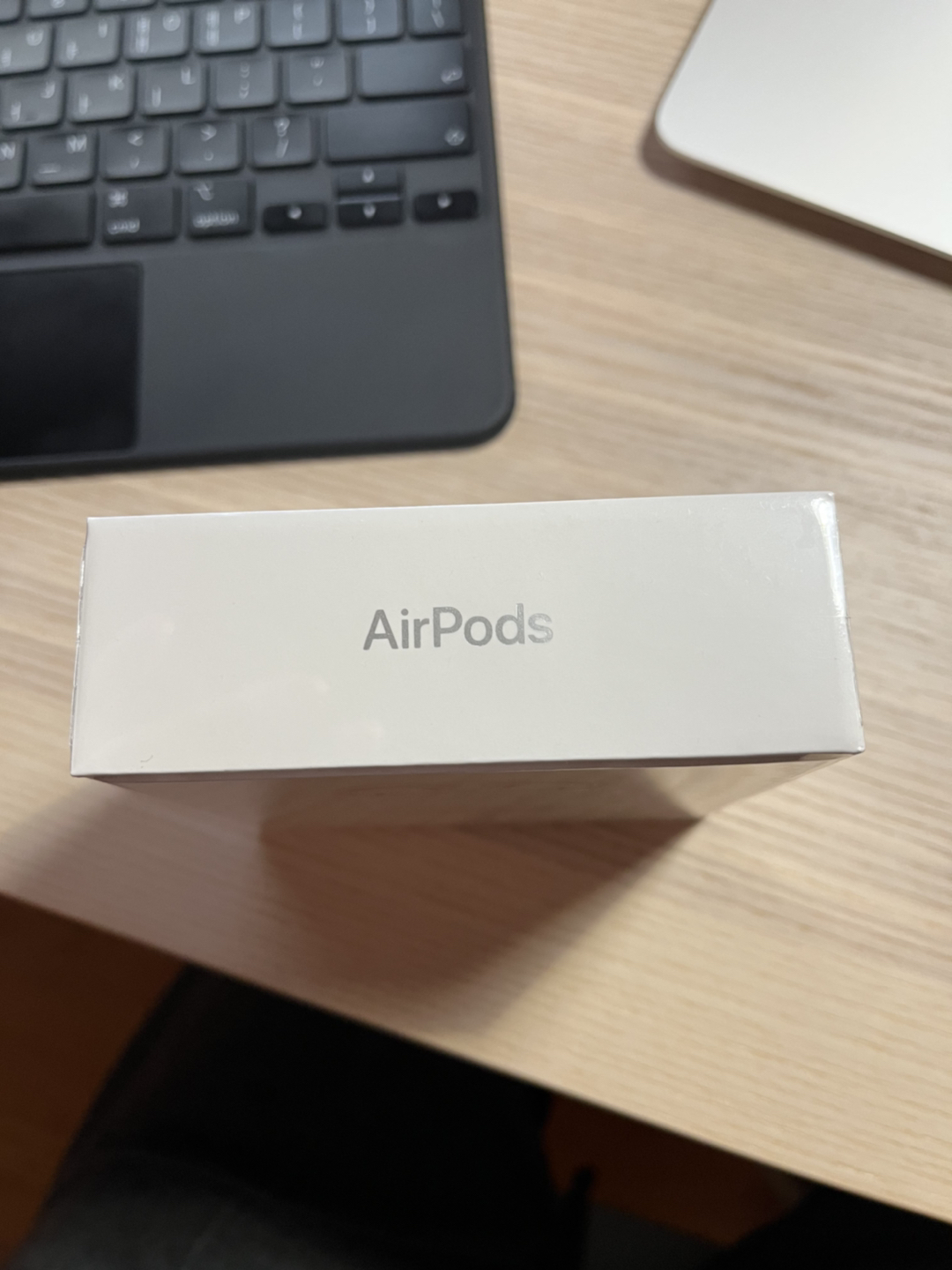 AirPods 2nd with Charging Case - photo 4