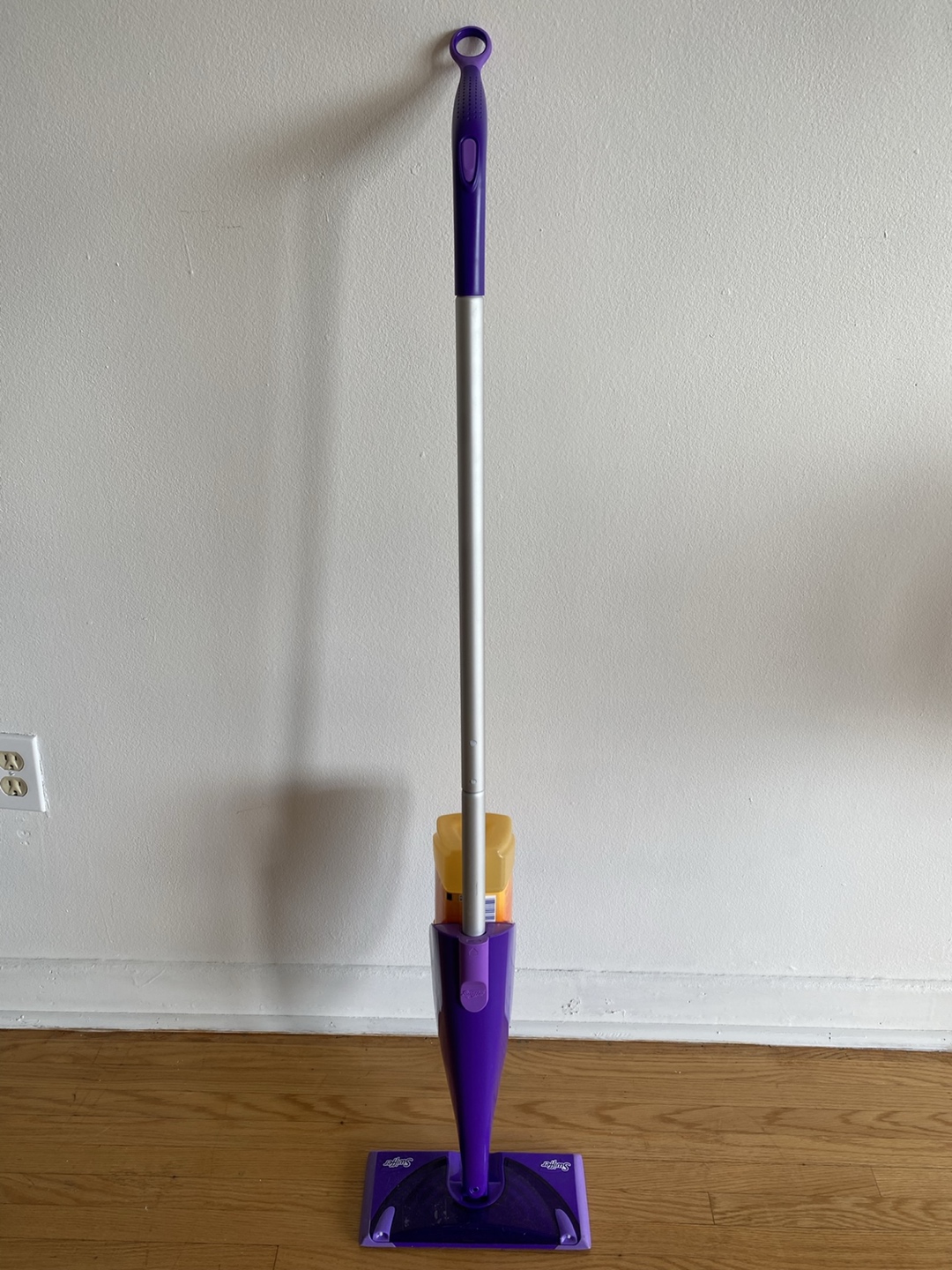 Swiffer Wet Jet with Cleaning Solution thumbnail