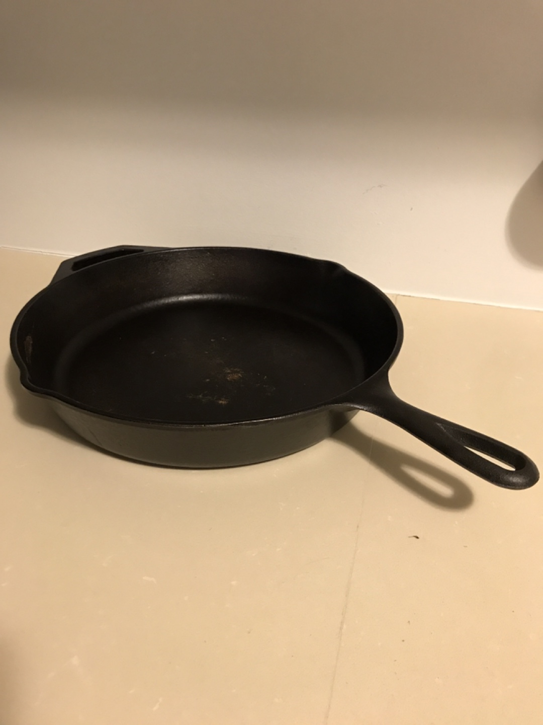 Cast iron skillet
