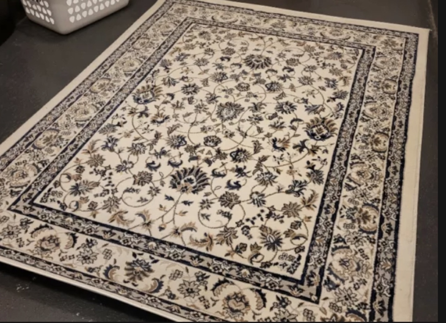 Ikea Valloby rug. Great condition! :) 5'7"x 7'7"