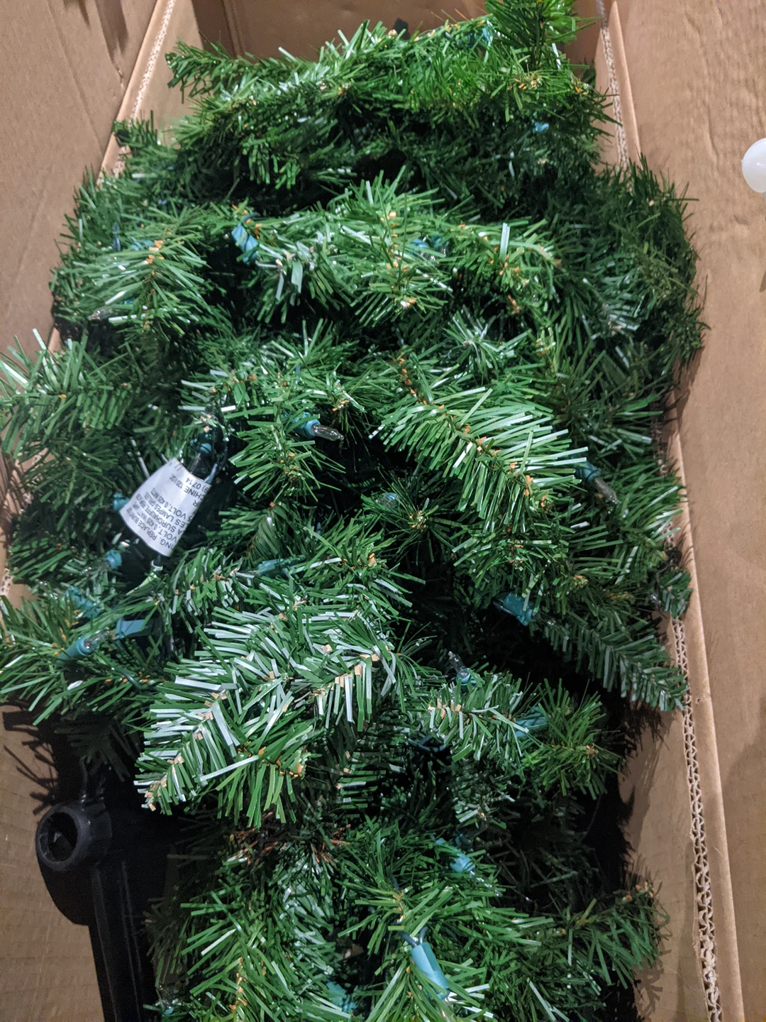 6.5ft Pre-Lit Christmas Tree image indicator(4)