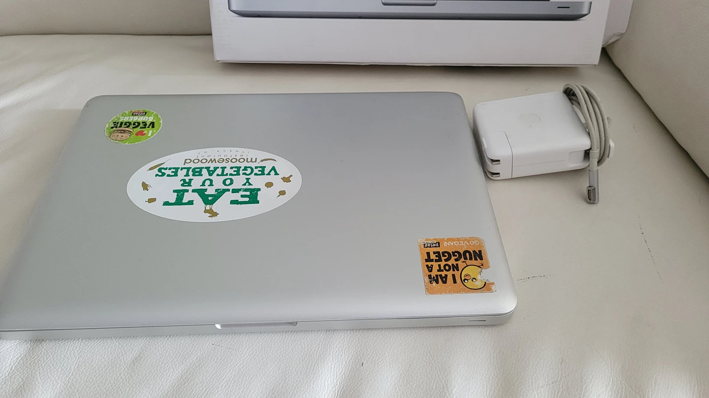 MACBOOK PRO 13 inch - photo 2
