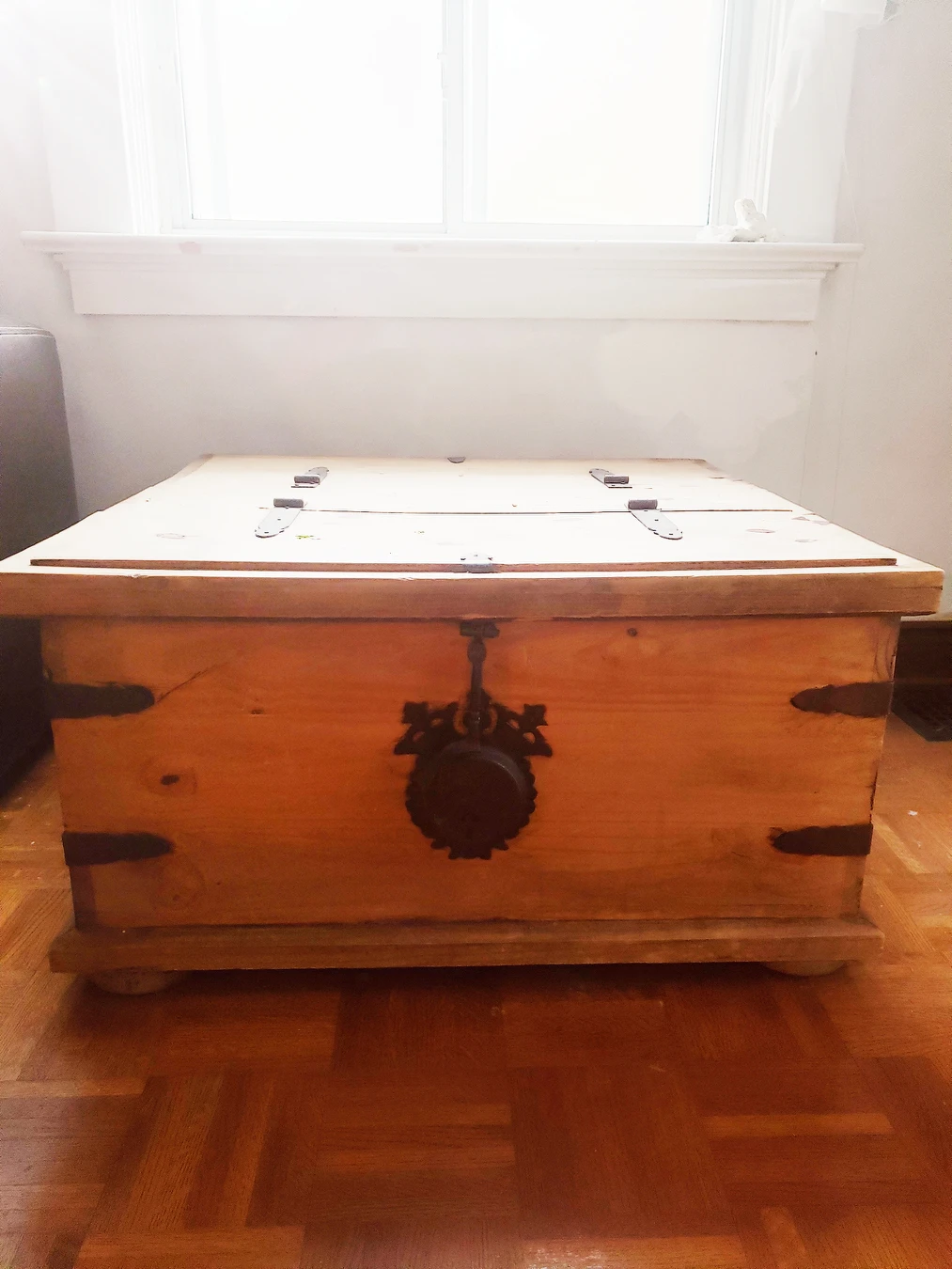solid pine coffee table trunk