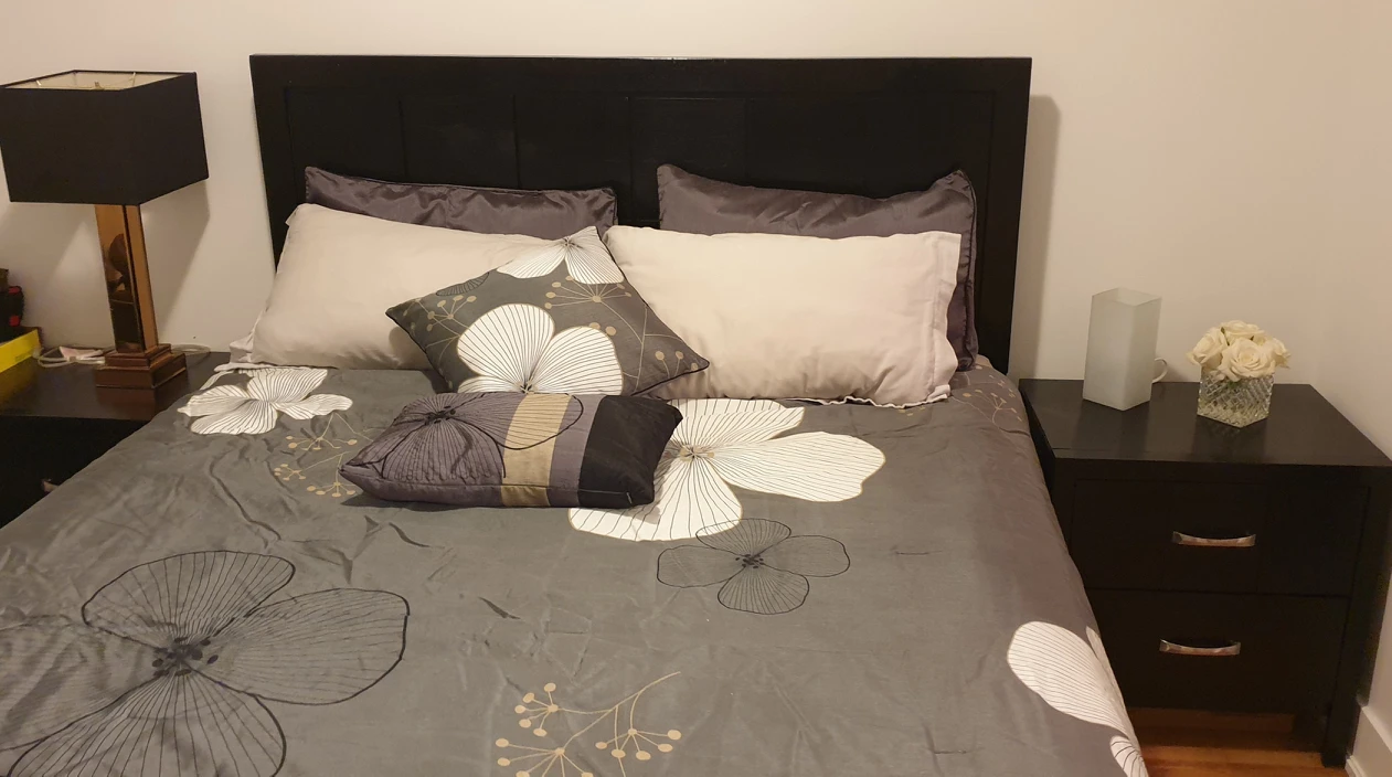 5-piece queen bedroom set with boxspring and free comforter set thumbnail