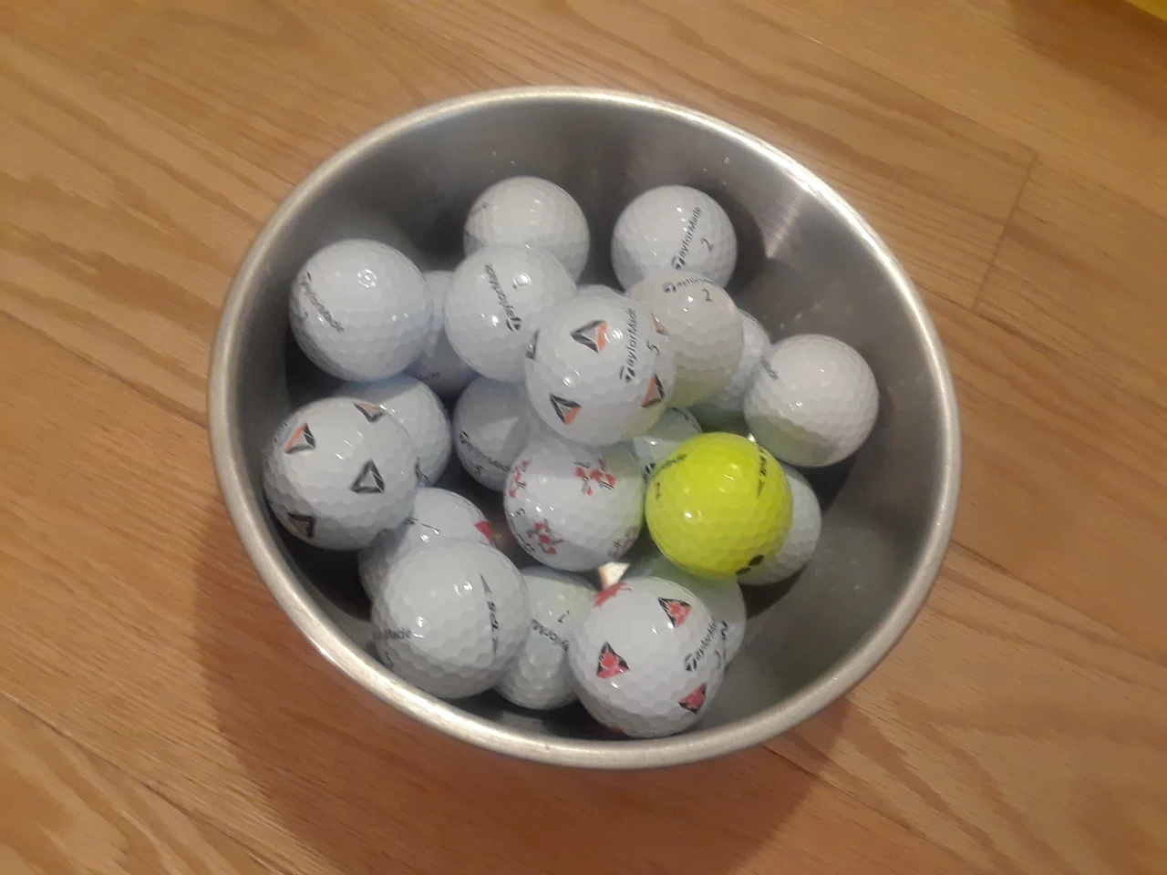 Taylormade TP5 Golf Balls thumbnail