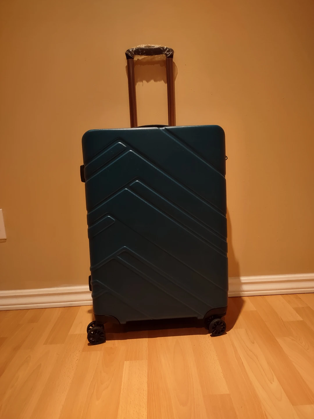 Travel suitcase (SOLD in another app) thumbnail