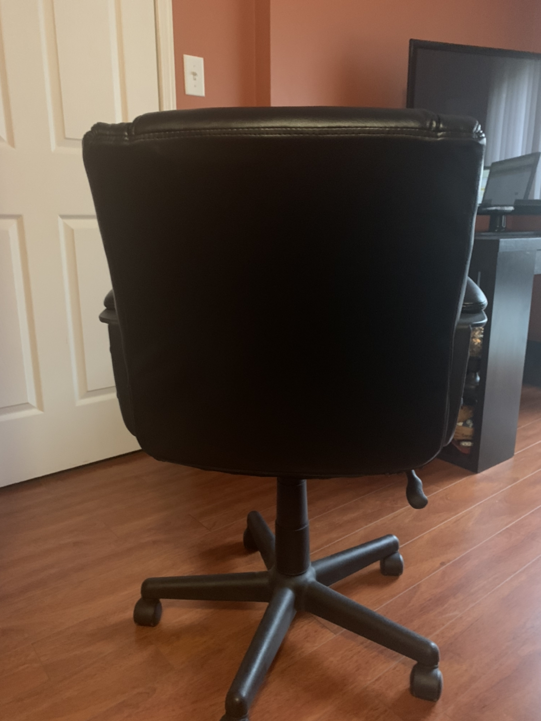 Office chair - photo 2