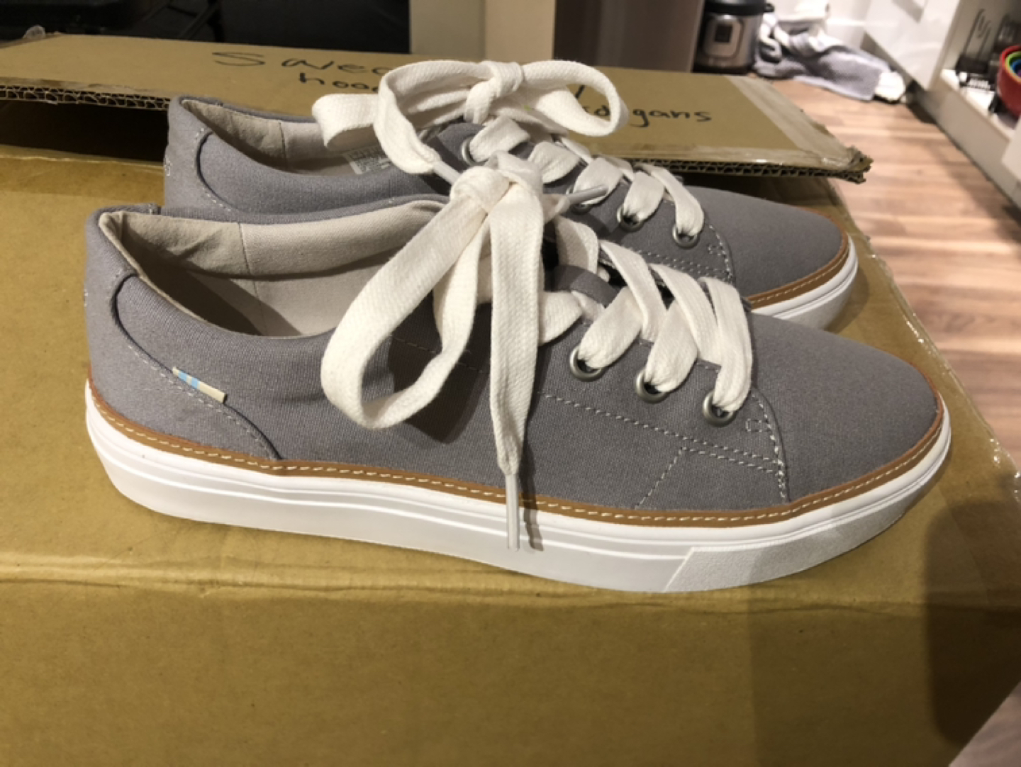 TOMS canvas shoes - photo 2