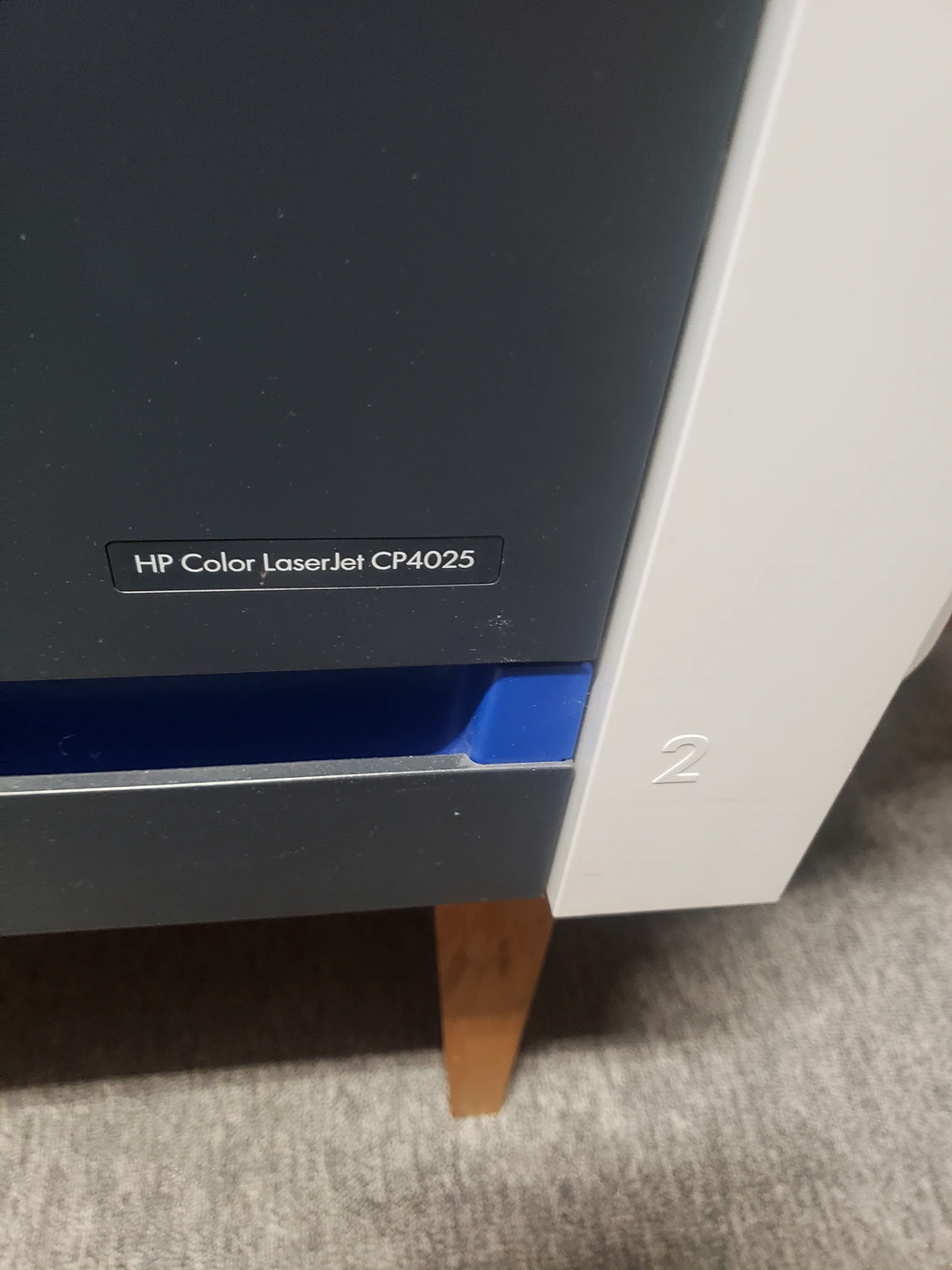 HP CP-4025 Colour Printer in great condition - photo 2