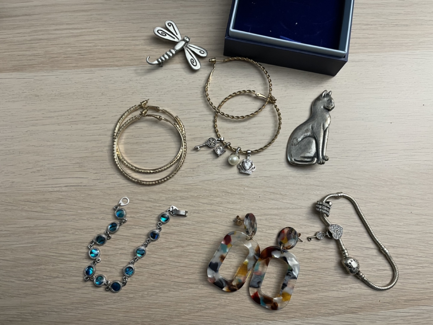 Miscellaneous jewellery