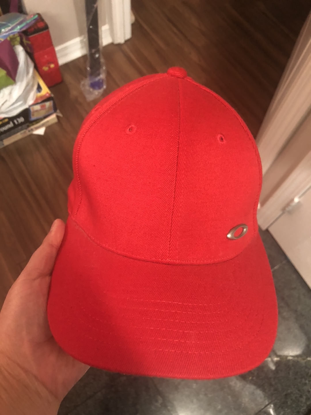 🎁 Red Oakley Fitted Hat (S/M) thumbnail