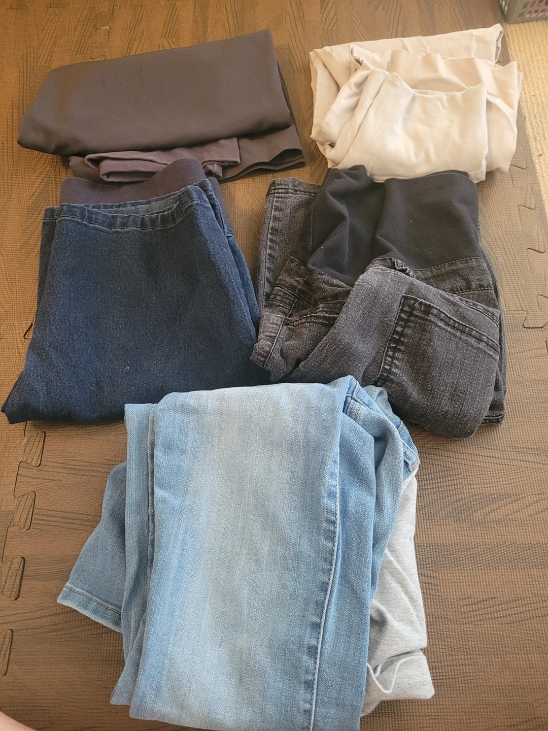 Maternity Bottoms (size XXS /XS or 2-4) thumbnail