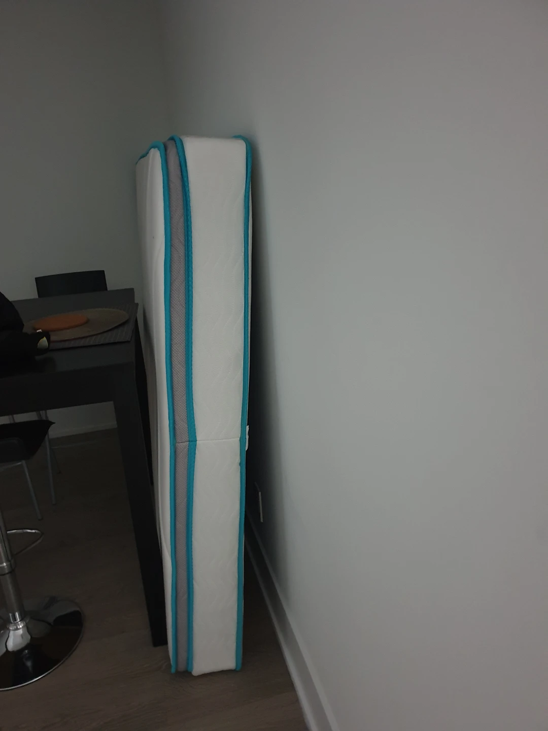 48 RCA TV with stand - photo 3