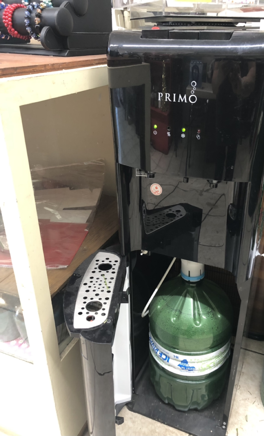 Water dispenser - photo 2
