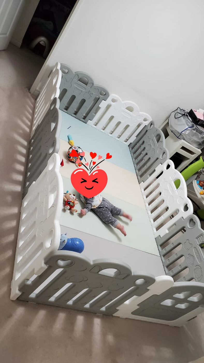 Like New Alzip baby room with Alzip mat - Made in Korea