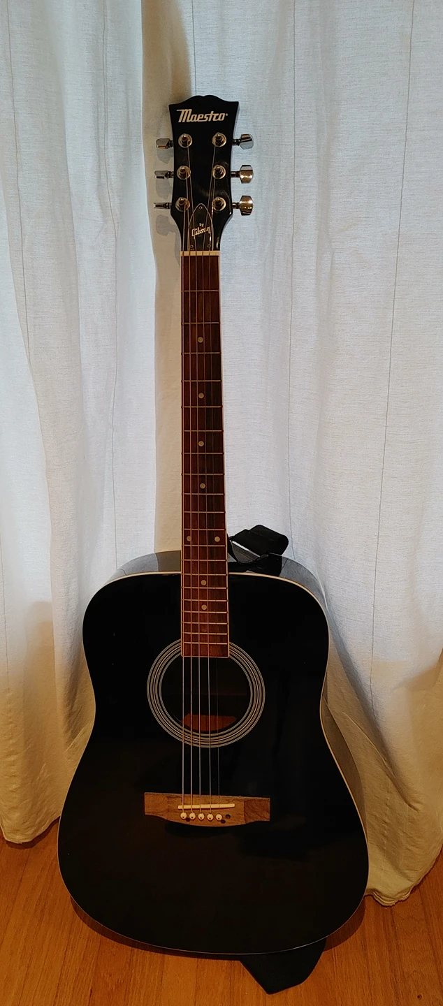 Free old guitar - missing 1 string #willowdale thumbnail