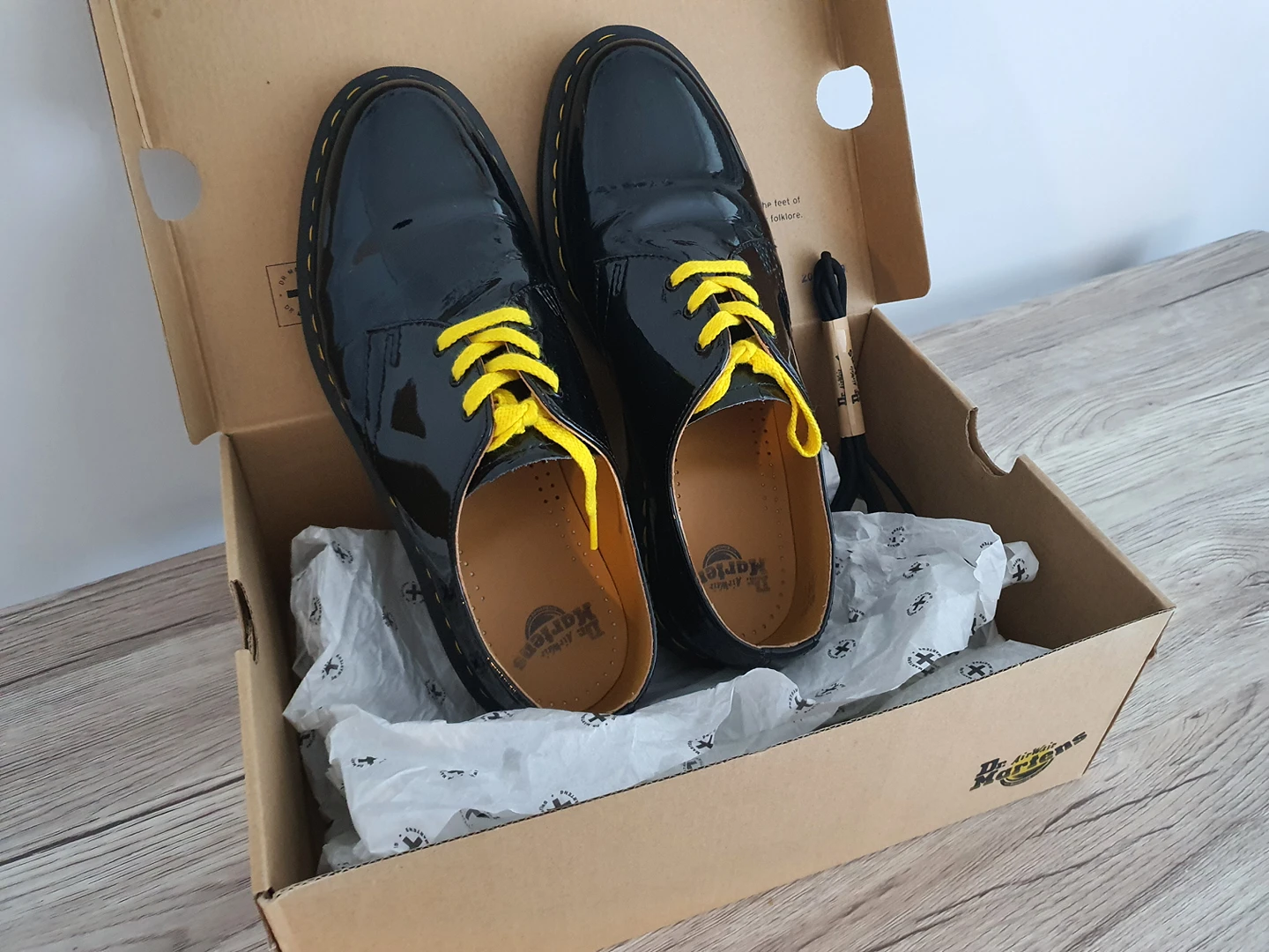 Dr. Martens Boots - Patent Leather Oxford (SIZE US 11) image indicator(3)