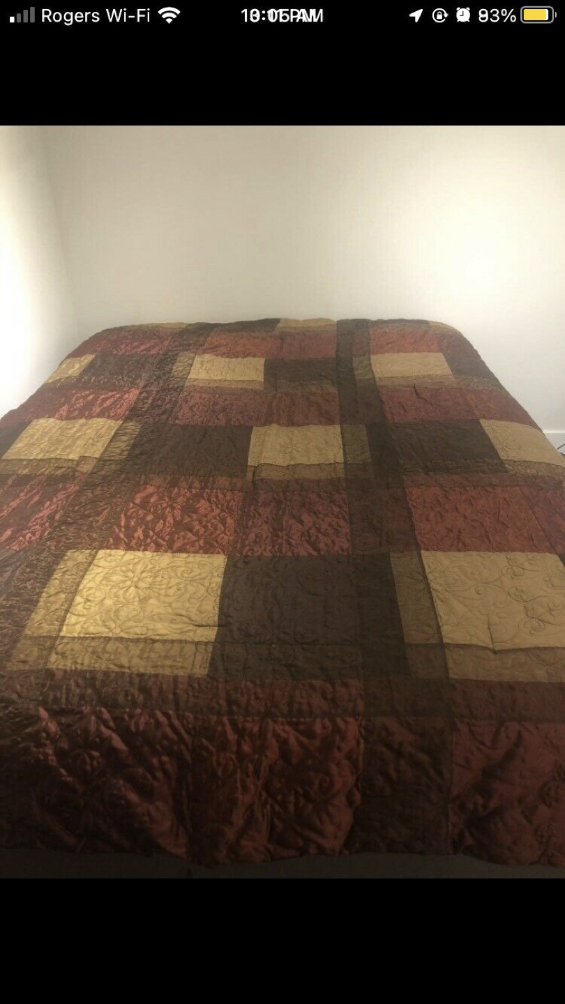 Queen comforter