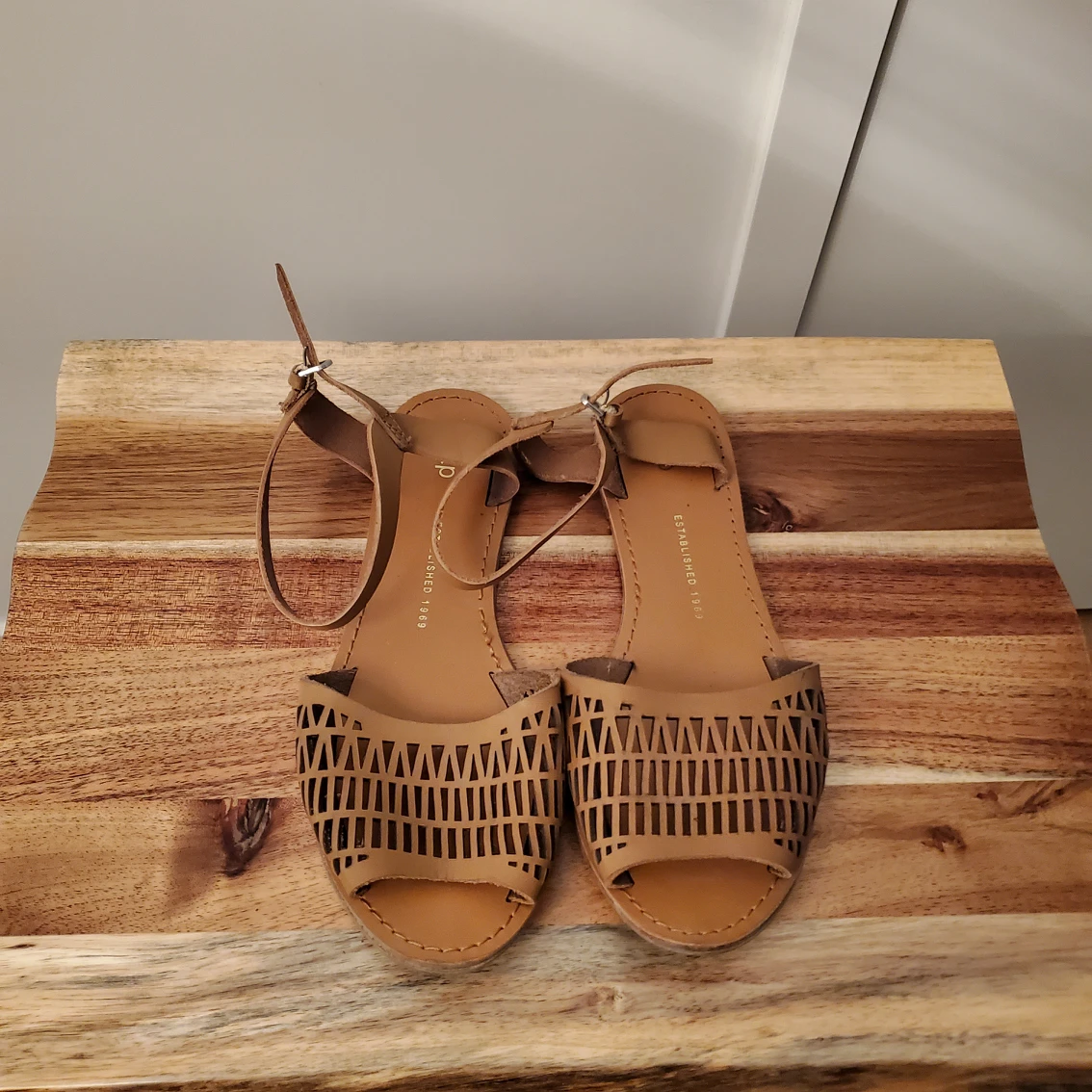 Gap Sandals (Size 8) #freecycle thumbnail