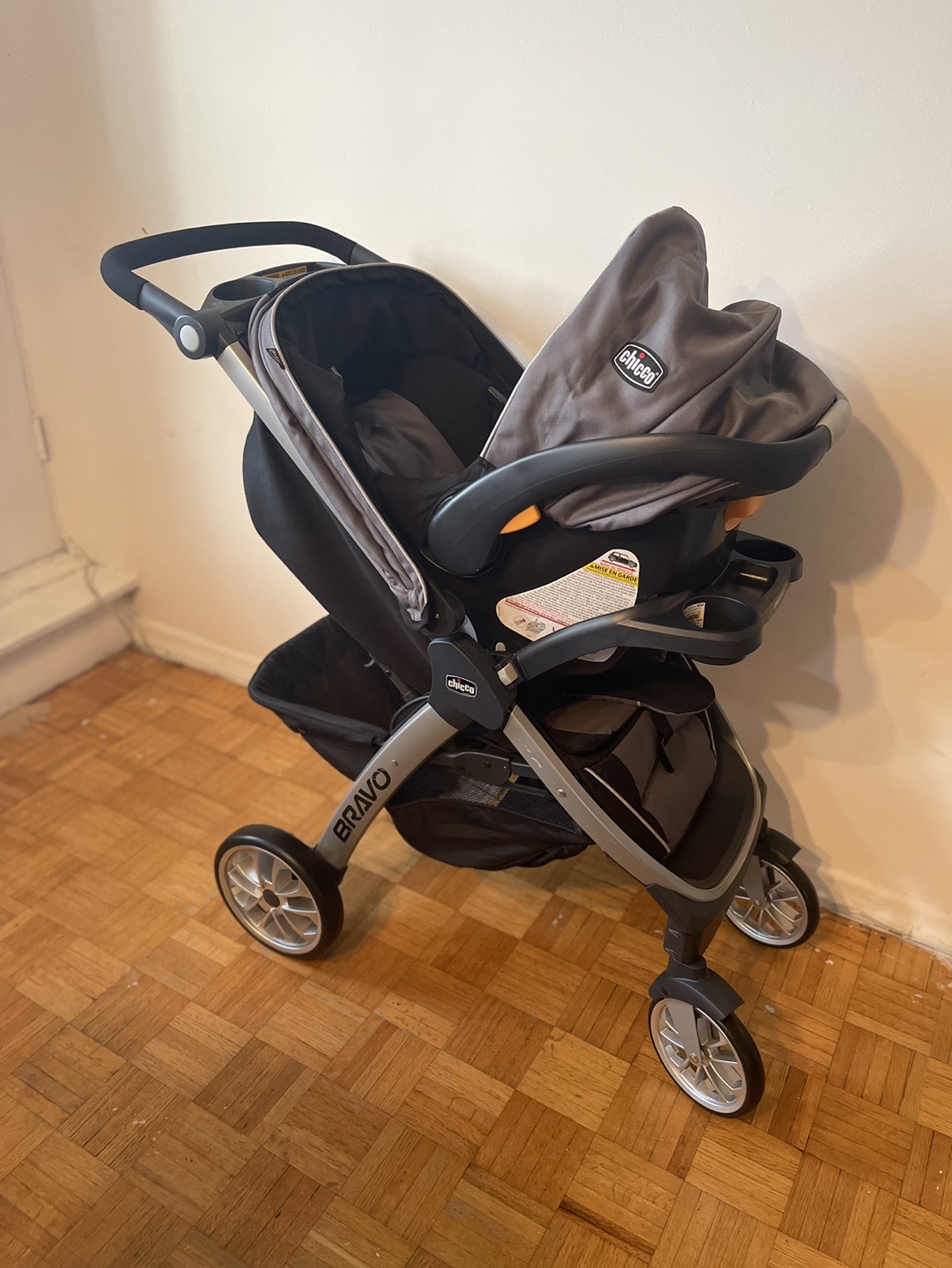 Chicco stroller and car seat travel system
