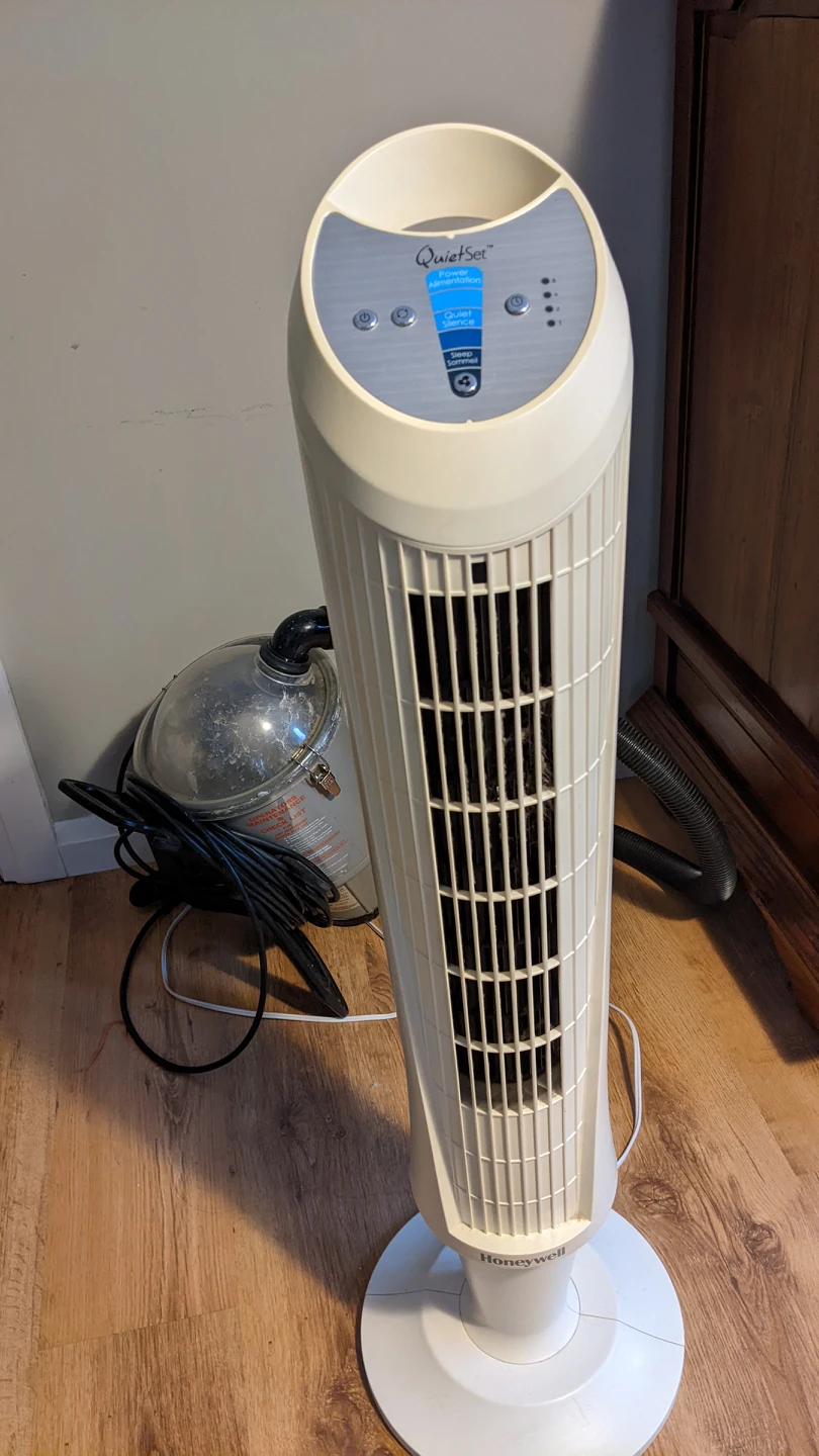 Moving Sale: Standing AC Unit image indicator(3)