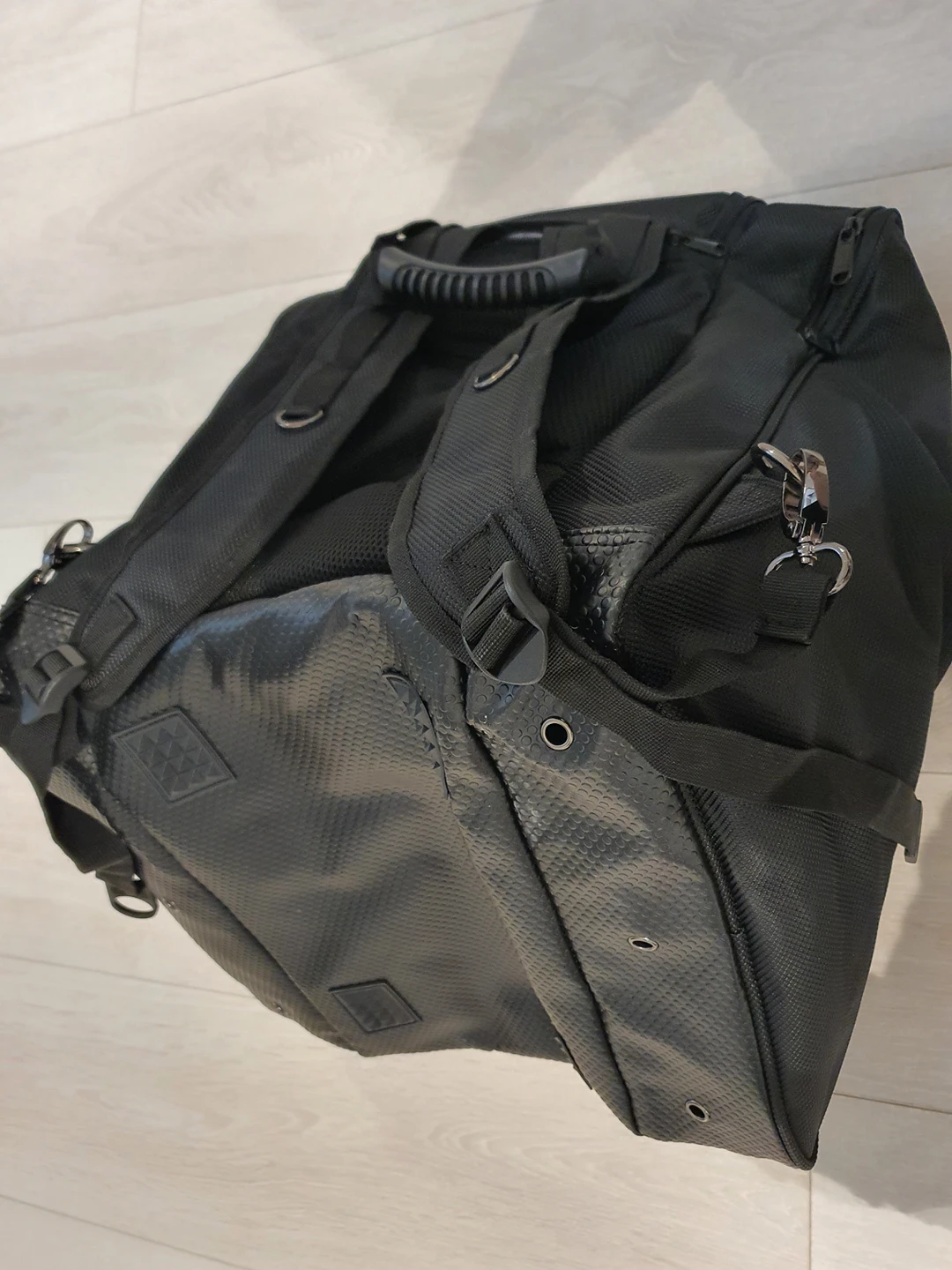 NEVER USED - Ski/snowboard Boots Bag image indicator(3)