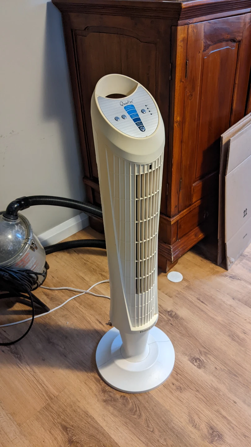 Moving Sale: Standing AC Unit image indicator(2)