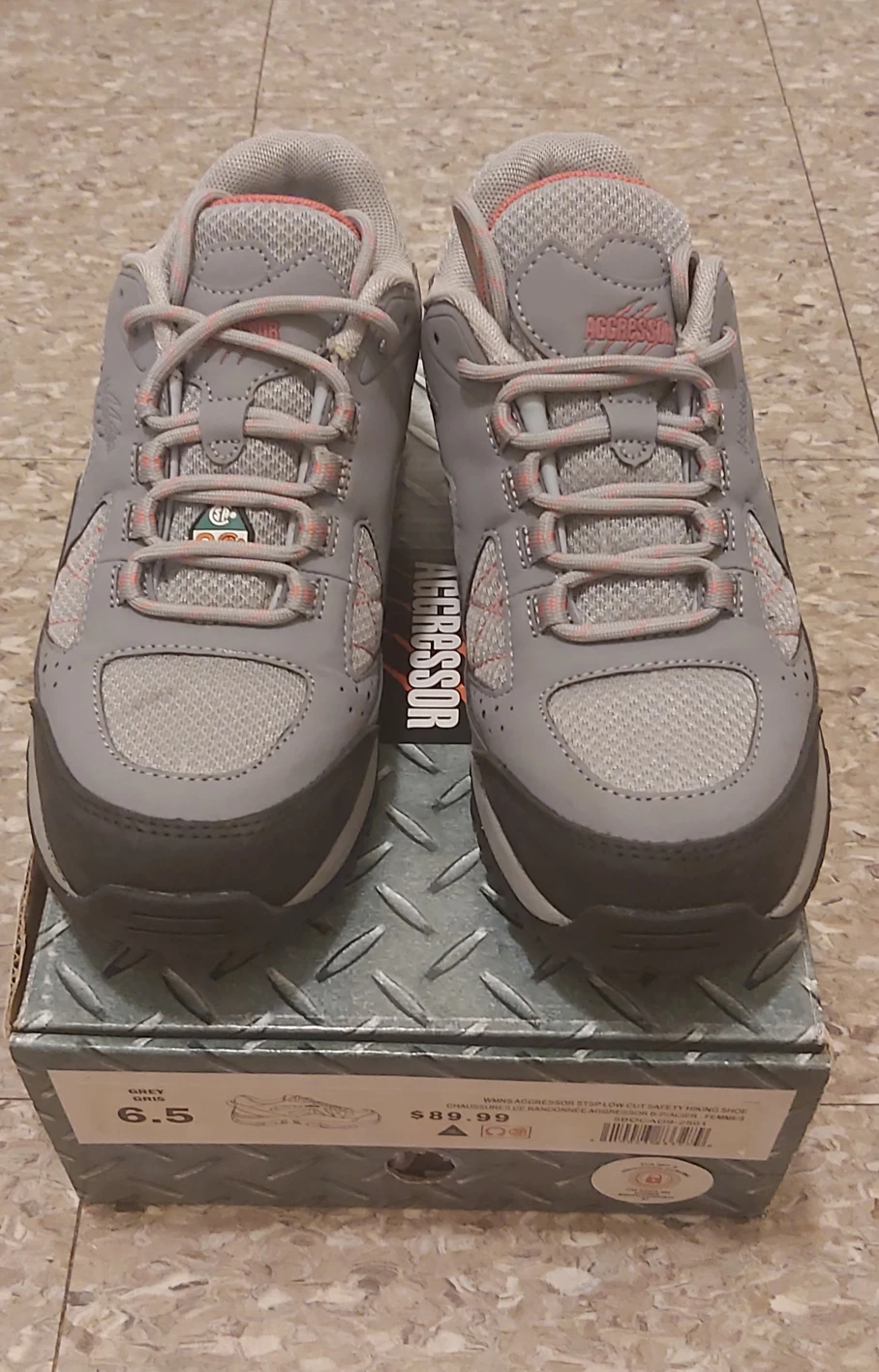 Safety shoes size 6.5 good for 7