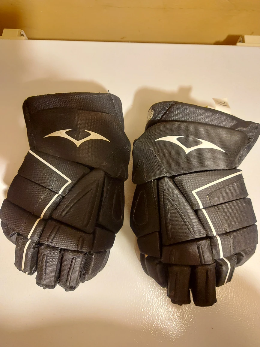 Hockey Gloves thumbnail