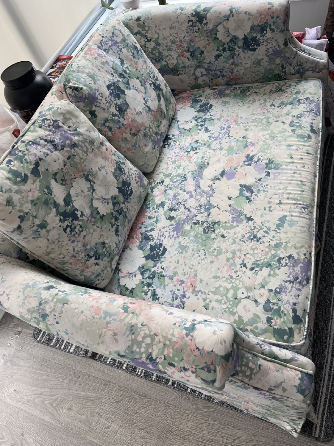 Customized love seat couch - photo 2