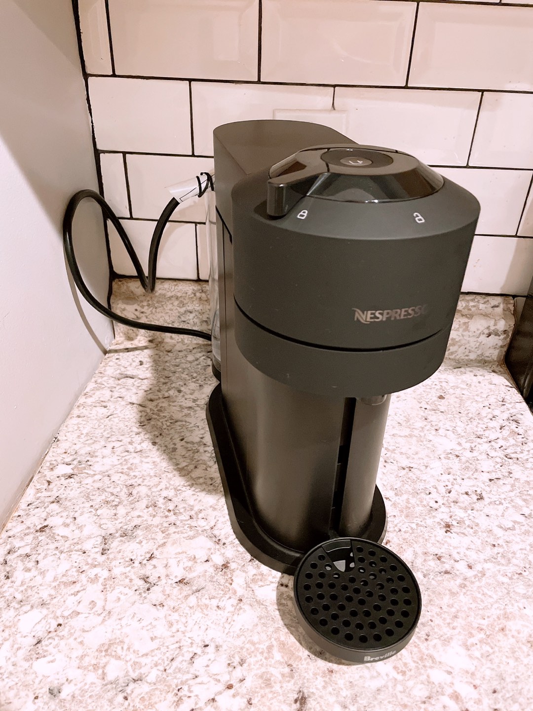 Nespresso Vertuo Next - matt black (+ capsules) image indicator(3)