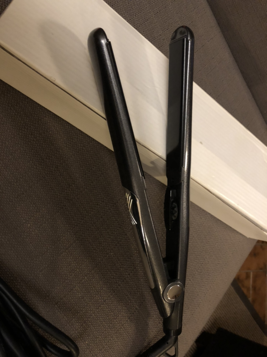 WAHL flat iron hair with LUG case image indicator(2)