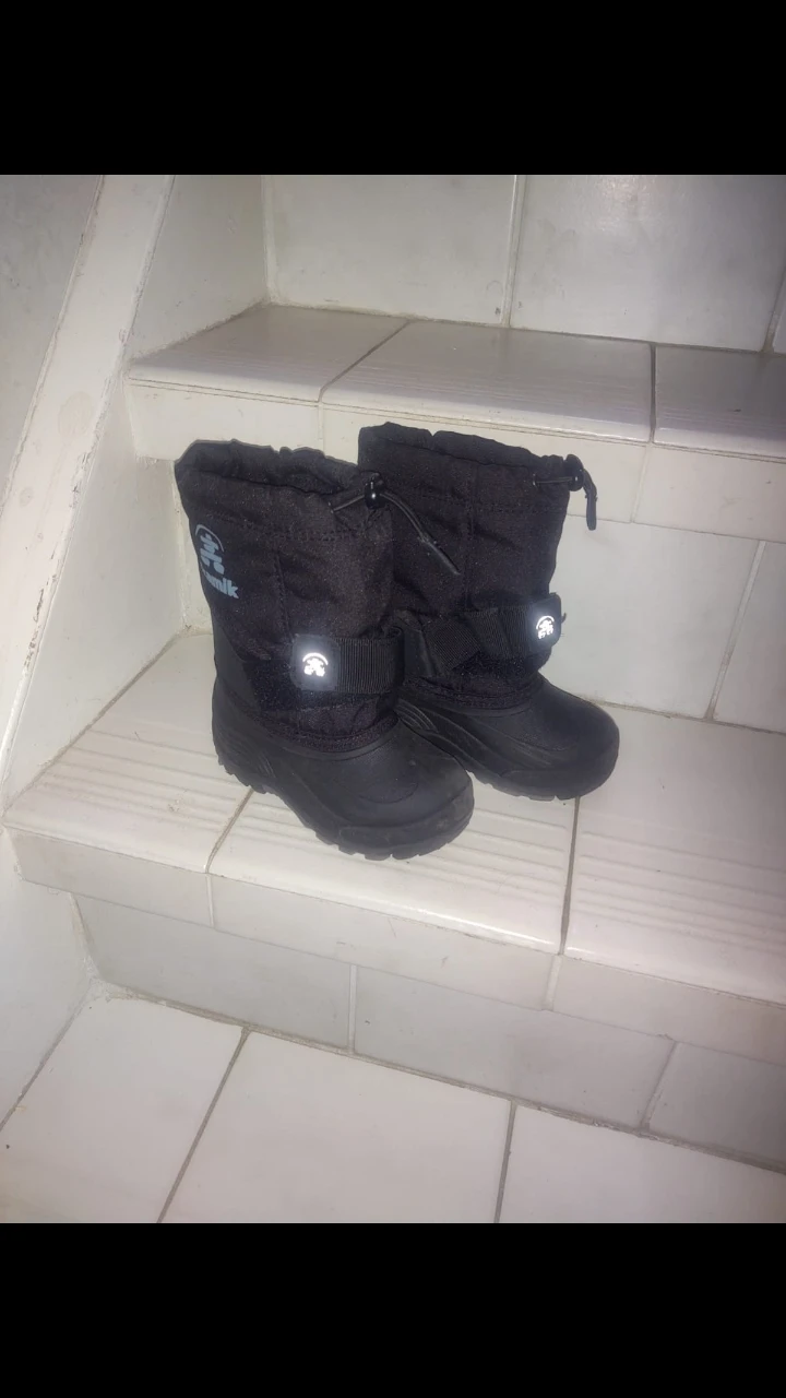 boys winter boots thumbnail