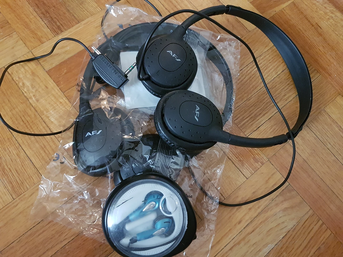 Headphones thumbnail