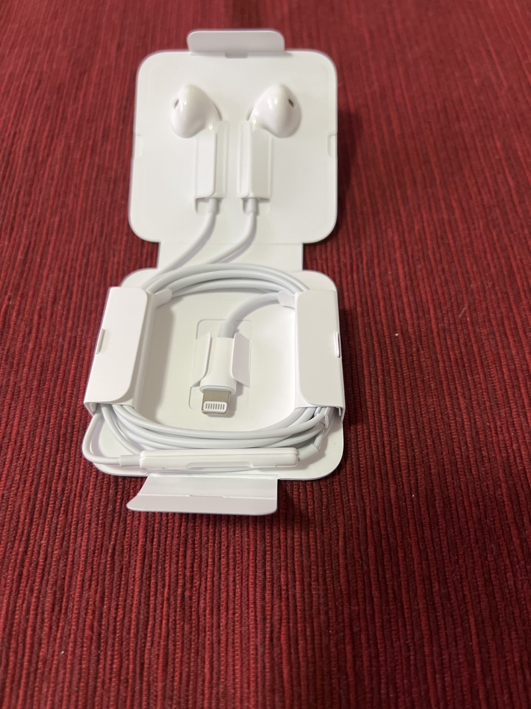 Wired EarPods lightning connector - photo 2