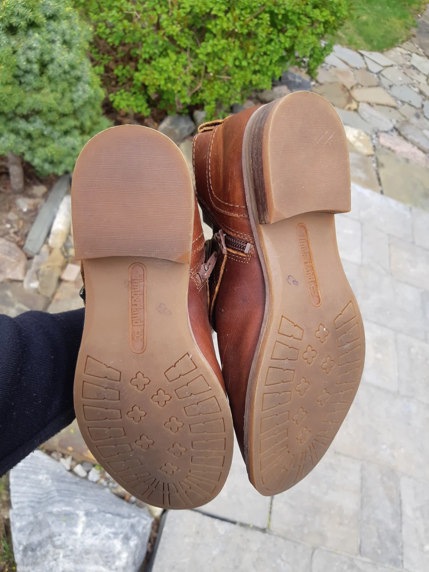 #freecycle girls timberland shoes - photo 2