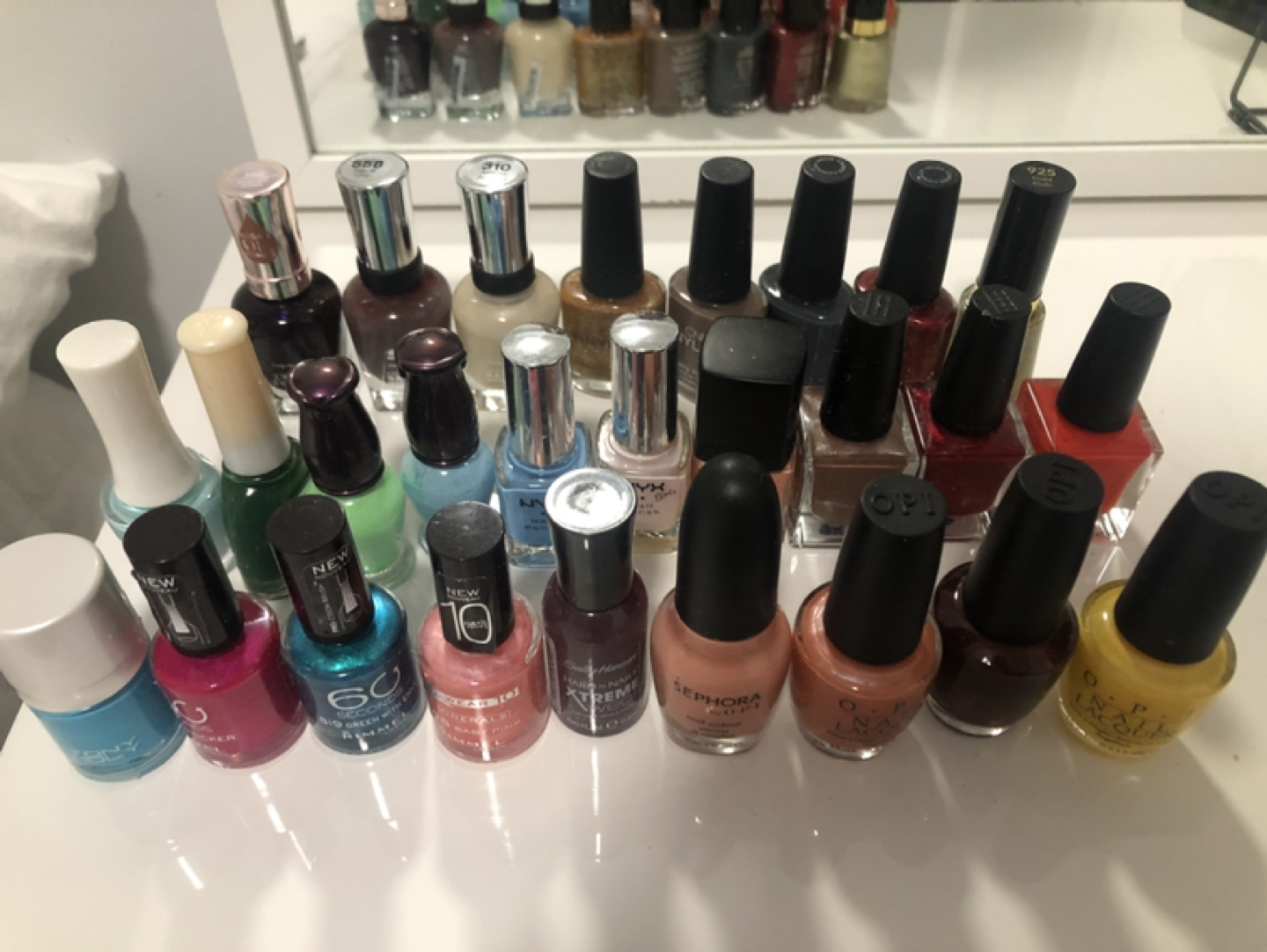 Nail polishes thumbnail