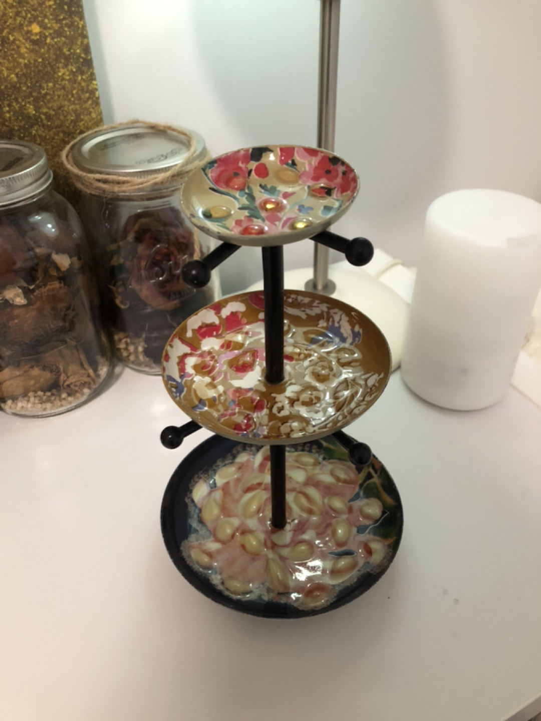 Accessory stand thumbnail