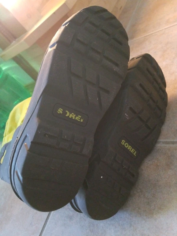 sorel  boots image indicator(3)