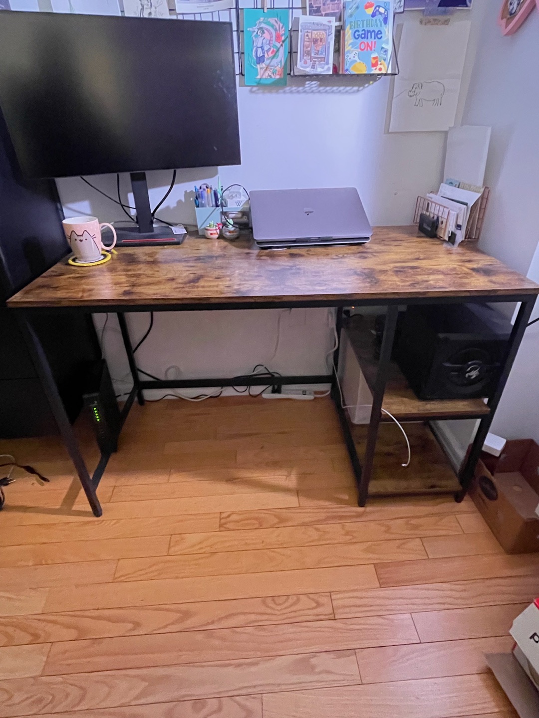 Desk with shelves